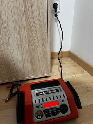 Cargador Baterías Coche Black & Decker 10A