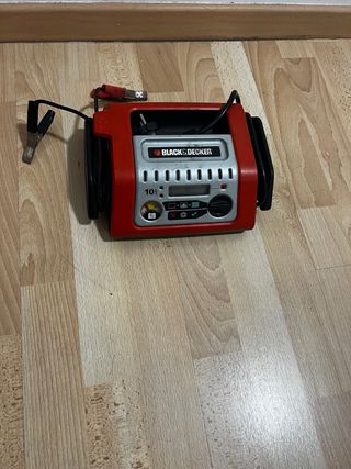 Cargador Baterías Coche Black & Decker 10A