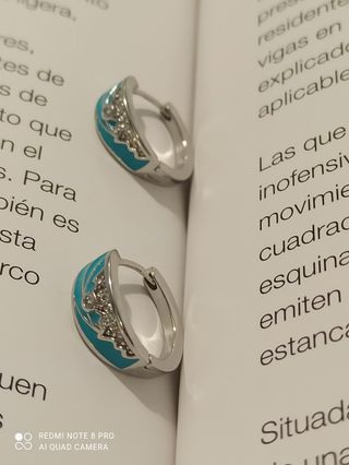 Pendientes de cobre blanco y circónita sintética