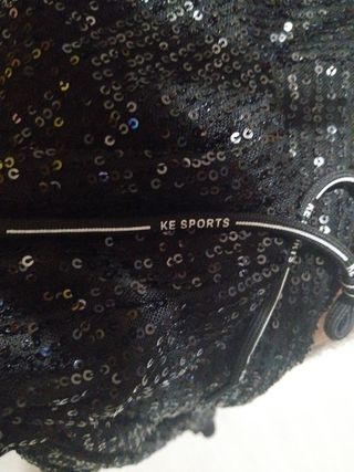 Chaqueta negra bomber con lentejuelas