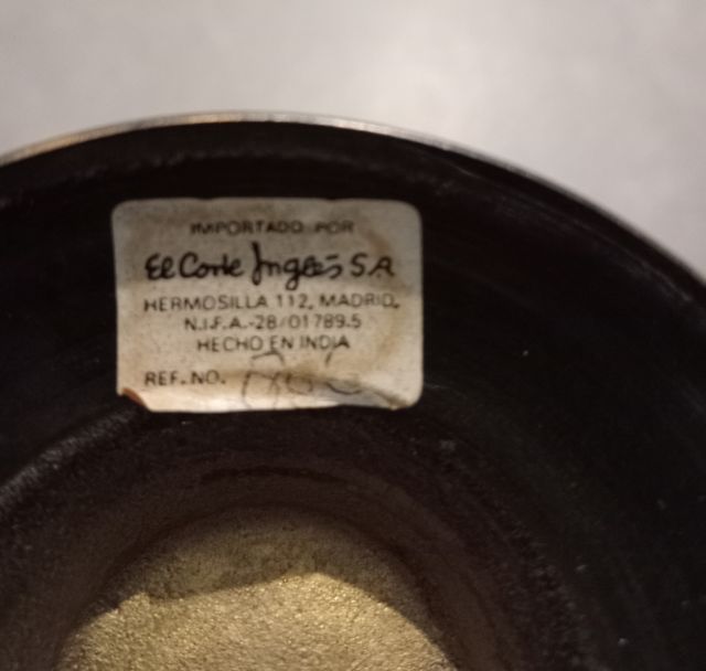 Jarrones indios metálicos decorados