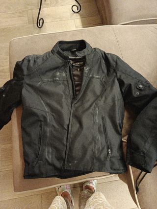 Chaqueta de moto negra