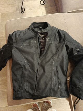 Chaqueta de moto negra