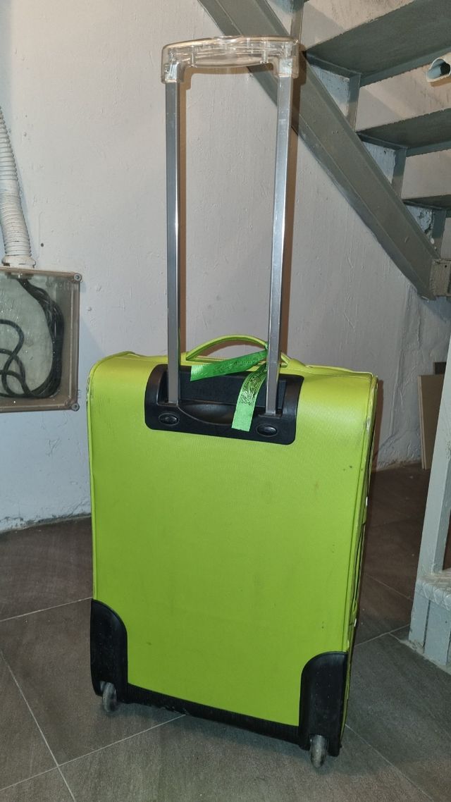 Maleta mediana John Travel