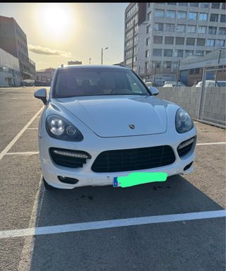 Porsche Cayenne gts 2013