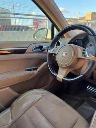 Porsche Cayenne gts 2013