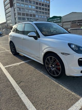 Porsche Cayenne gts 2013