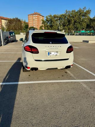 Porsche Cayenne gts 2013