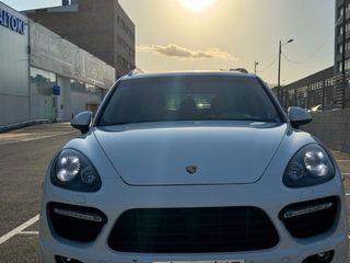 Porsche Cayenne gts 2013