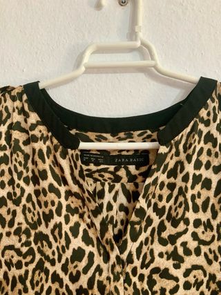 Blusa Zara Estampado Animal Print Talla M
