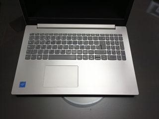 Portátil Lenovo + Funda
