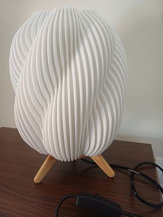 Lámpara de mesa moderna dorada y blanca MK3D