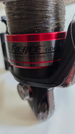 Caña magma 630 y carrete Penn fierce para sargo
