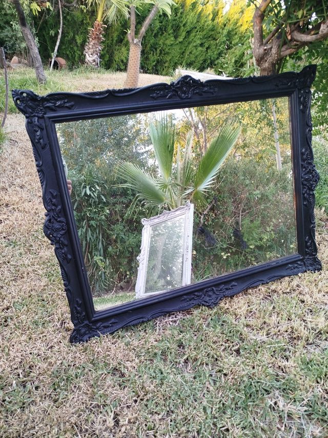Marco Negro Decorativo con Espejo