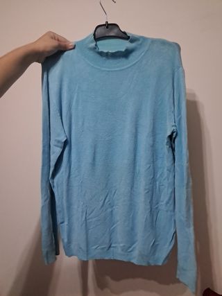 Jersey azul de cuello alto