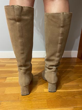 Botas altas de ante beige