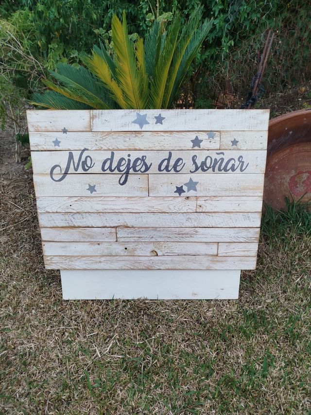 Cabecero de palets decorado