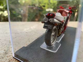 Modellino 1/24 Moto Ducati 998R