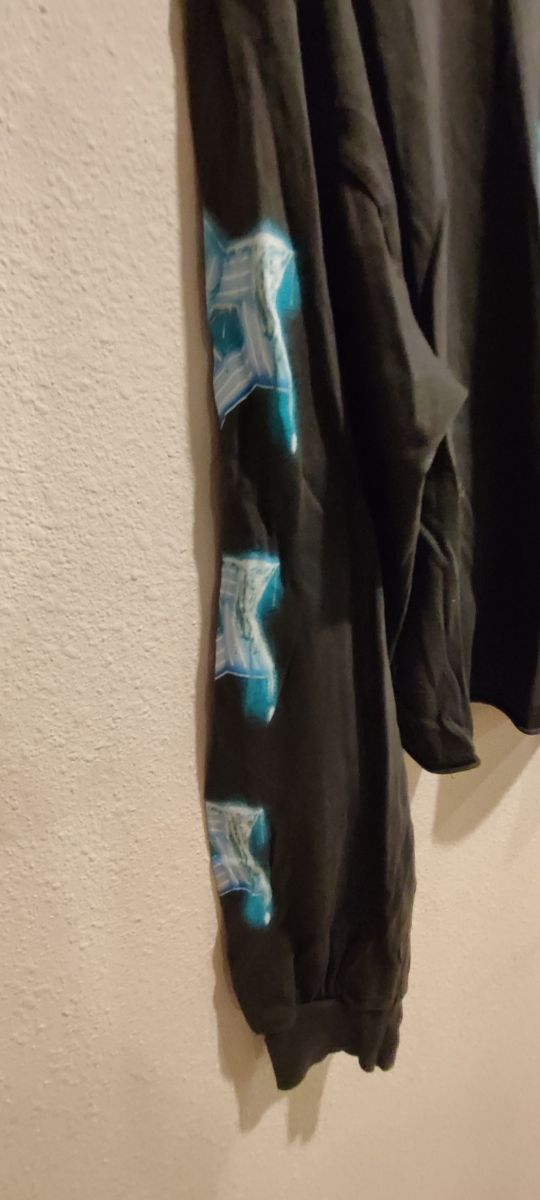 Camiseta Stranger Things Manga Larga.