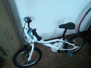 Bicicleta infantil blanca