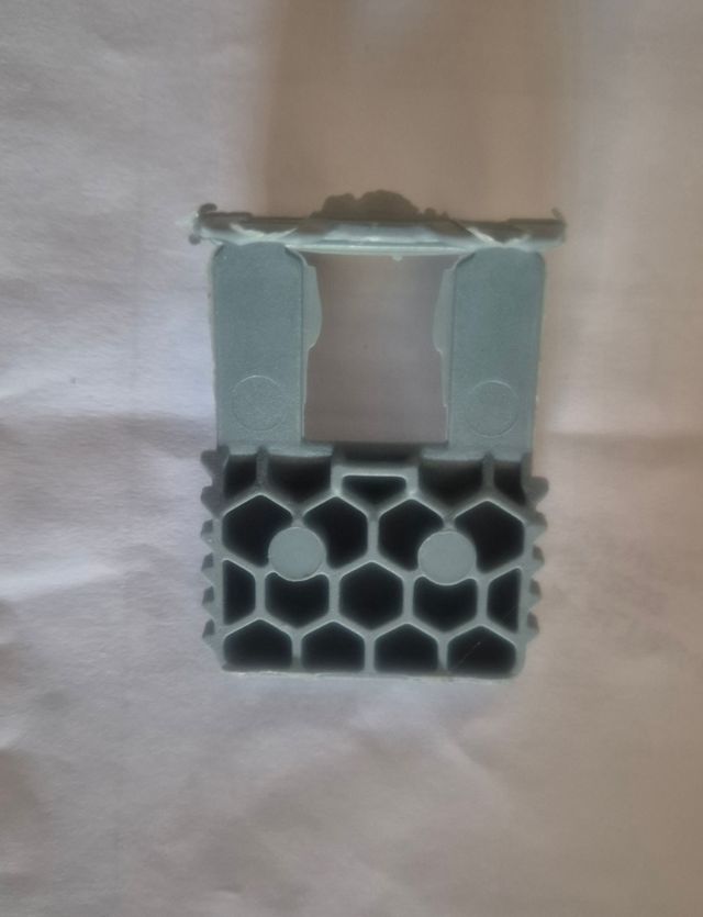 Base de nivelación con Rosca Slim 1 mm.