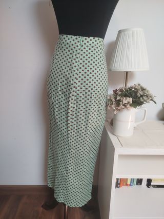 Falda Zara lunares verde talla M