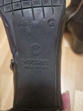 Botines negros de piel