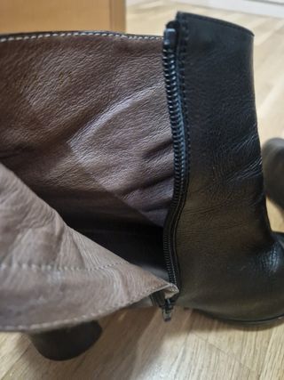 Botines negros de piel