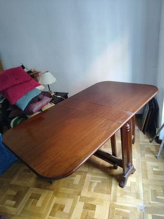 Mesa de comedor extensible de madera
