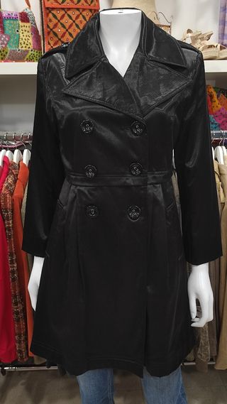 Gabardina satinada negra Talla L