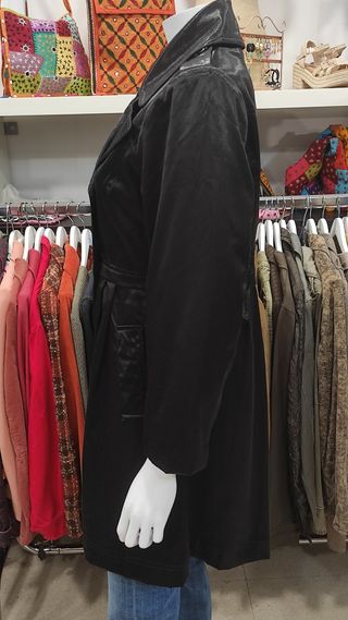 Gabardina satinada negra Talla L