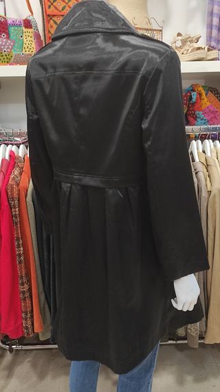 Gabardina satinada negra Talla L