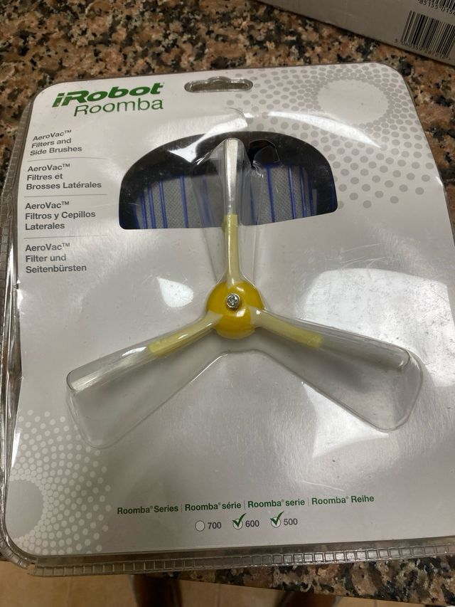 Robot Roomba 675 y un recambio nuevo a estrenar