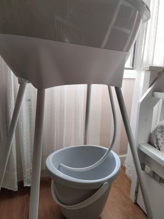 Bañera Luma Babycare minimalista