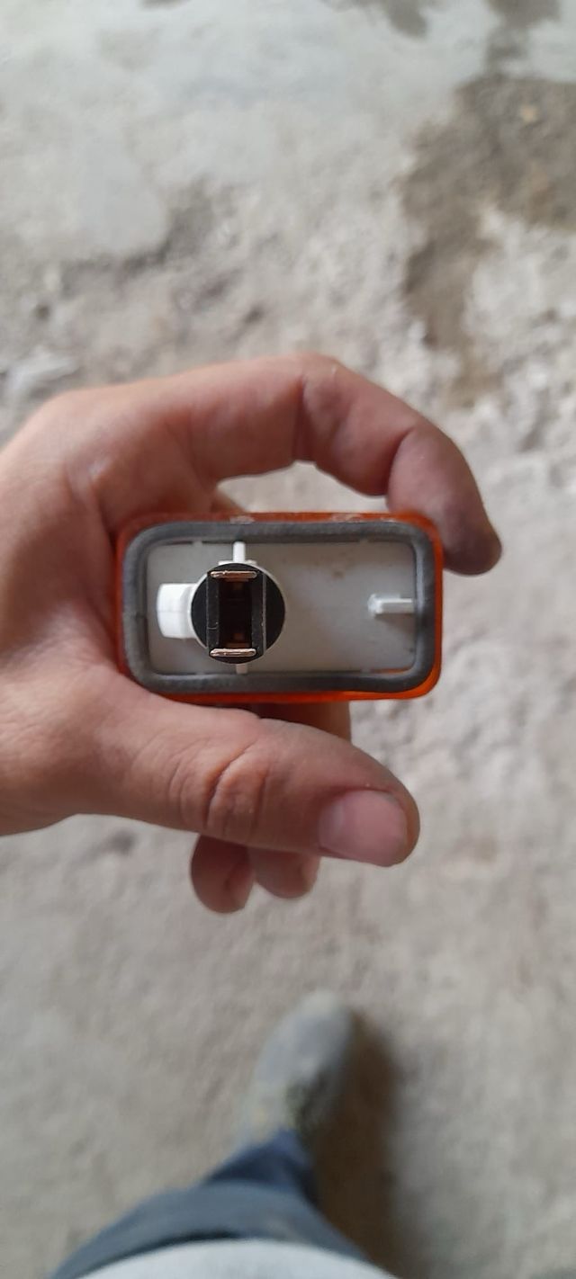 Intermitente Aleta Nissan Trade Naranja