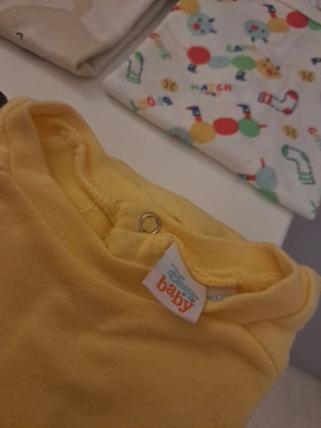 Lote pijamas bebé 3-6 meses ( 8 prendas)