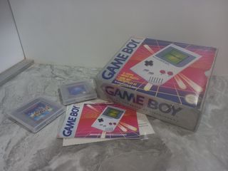 Nintendo GameBoy DMG-01 con caja.