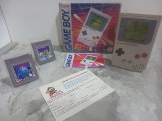 Nintendo GameBoy DMG-01 con caja.
