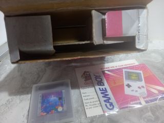 Nintendo GameBoy DMG-01 con caja.