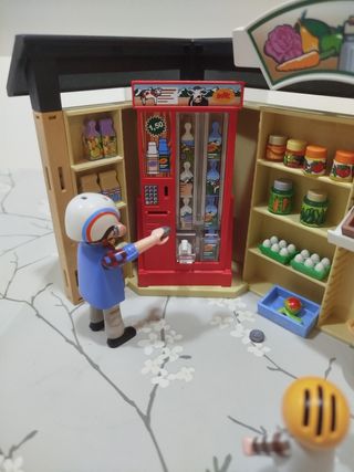 Playmobil Tienda de Granja 24h y Piscina Jacuzzi