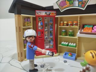 Playmobil Tienda de Granja 24h y Piscina Jacuzzi