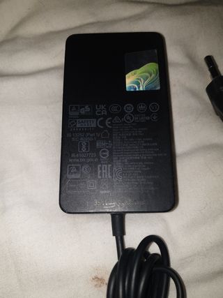 Cargador Microsoft Surface 39W