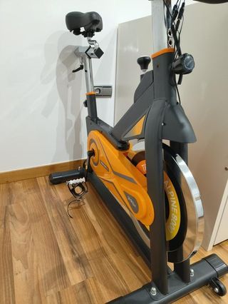 Bici de Spinning Negra y Naranja