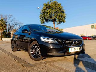 VOLVO V40 D3 MOMENTUM _ 150cv _ 2018 _ 200.000 kms