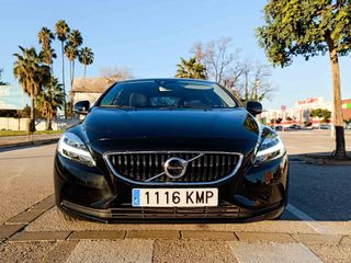VOLVO V40 D3 MOMENTUM _ 150cv _ 2018 _ 200.000 kms