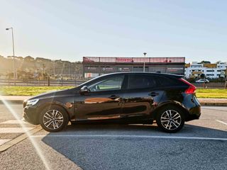 VOLVO V40 D3 MOMENTUM _ 150cv _ 2018 _ 200.000 kms