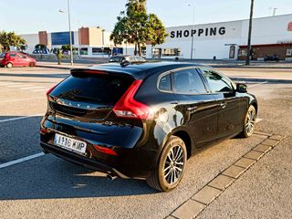 VOLVO V40 D3 MOMENTUM _ 150cv _ 2018 _ 200.000 kms