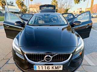 VOLVO V40 D3 MOMENTUM _ 150cv _ 2018 _ 200.000 kms