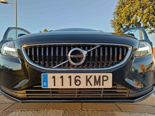 VOLVO V40 D3 MOMENTUM _ 150cv _ 2018 _ 200.000 kms