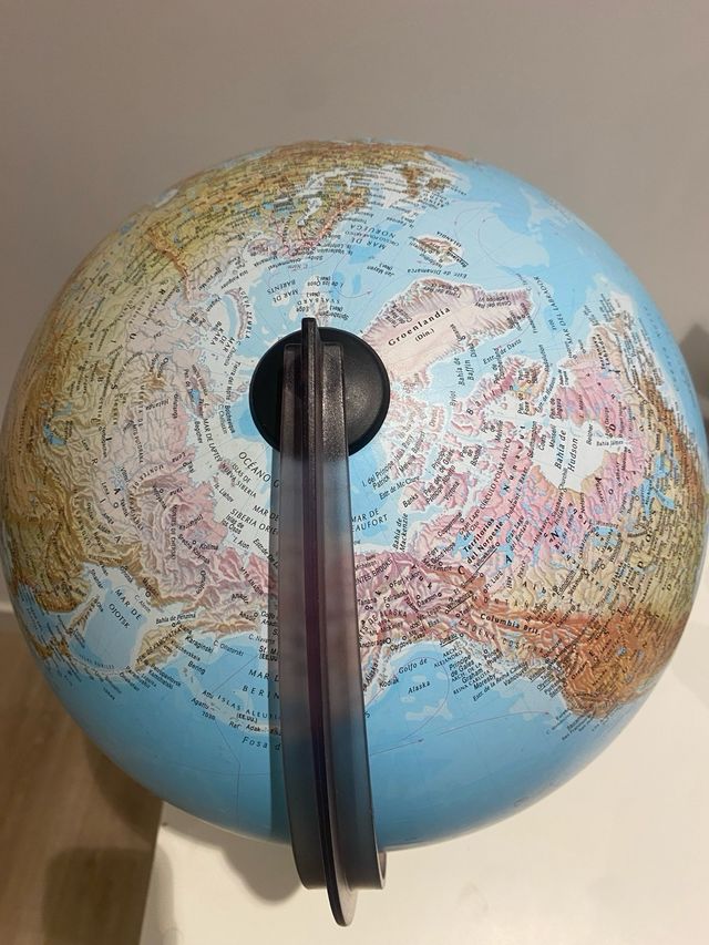 Globo terráqueo con luz